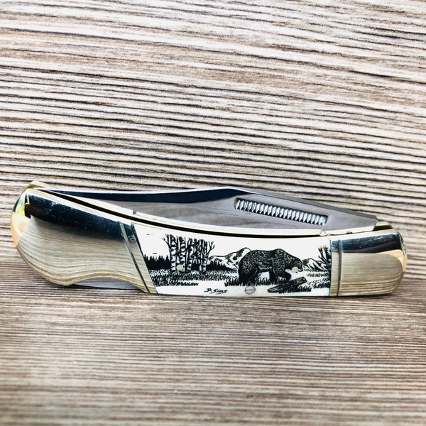 Lock Back Pocket Knives - Black and White
