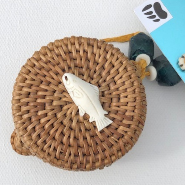 2" ROUND HAND WOVEN GRASS BASKET WITH LID