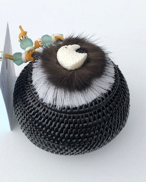 5" ROUND HAND WOVEN GRASS BASKET WITH LID