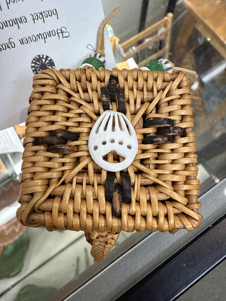 2" ROUND HAND WOVEN GRASS BASKET WITH LID