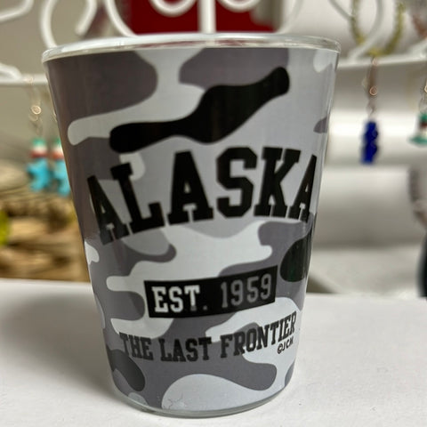 Short glass Alaska 1959 black and gray camouflage