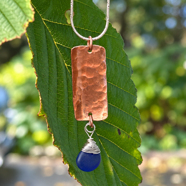 SEA GLASS TRIANGLE NECKLACE - Pink