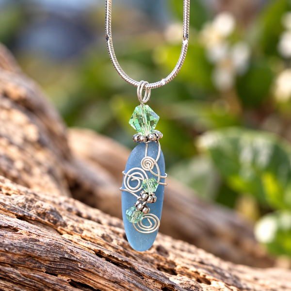 Sea Glass Necklace – Green Dagger-Shaped Pendant