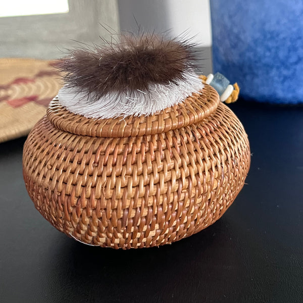 5"  ROUND HAND WOVEN GRASS BASKET WITH LID - BROWN