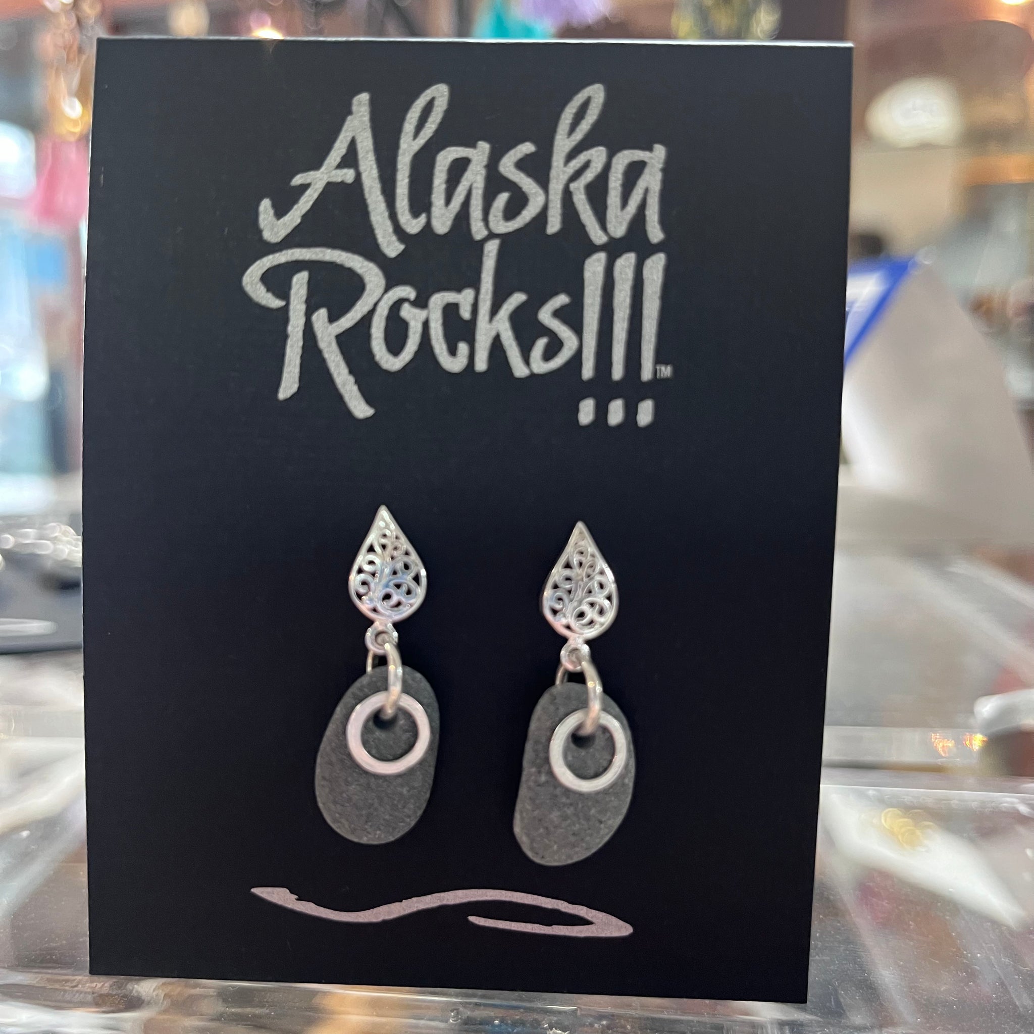 AR16 - Post Dangle Earrings