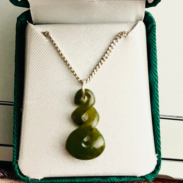 JADE TRIPLE TWIST NECKLACE