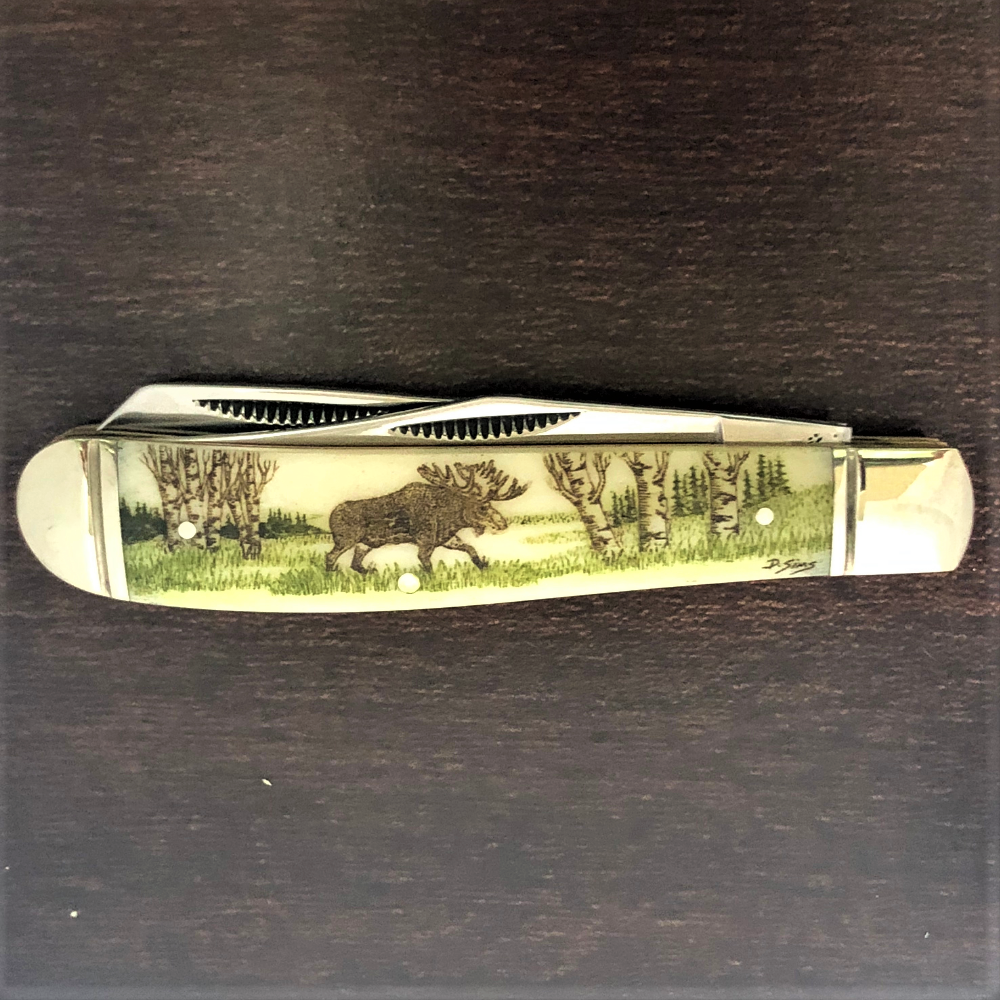 Scrimshaw Trapper Pocket Knife - Moose